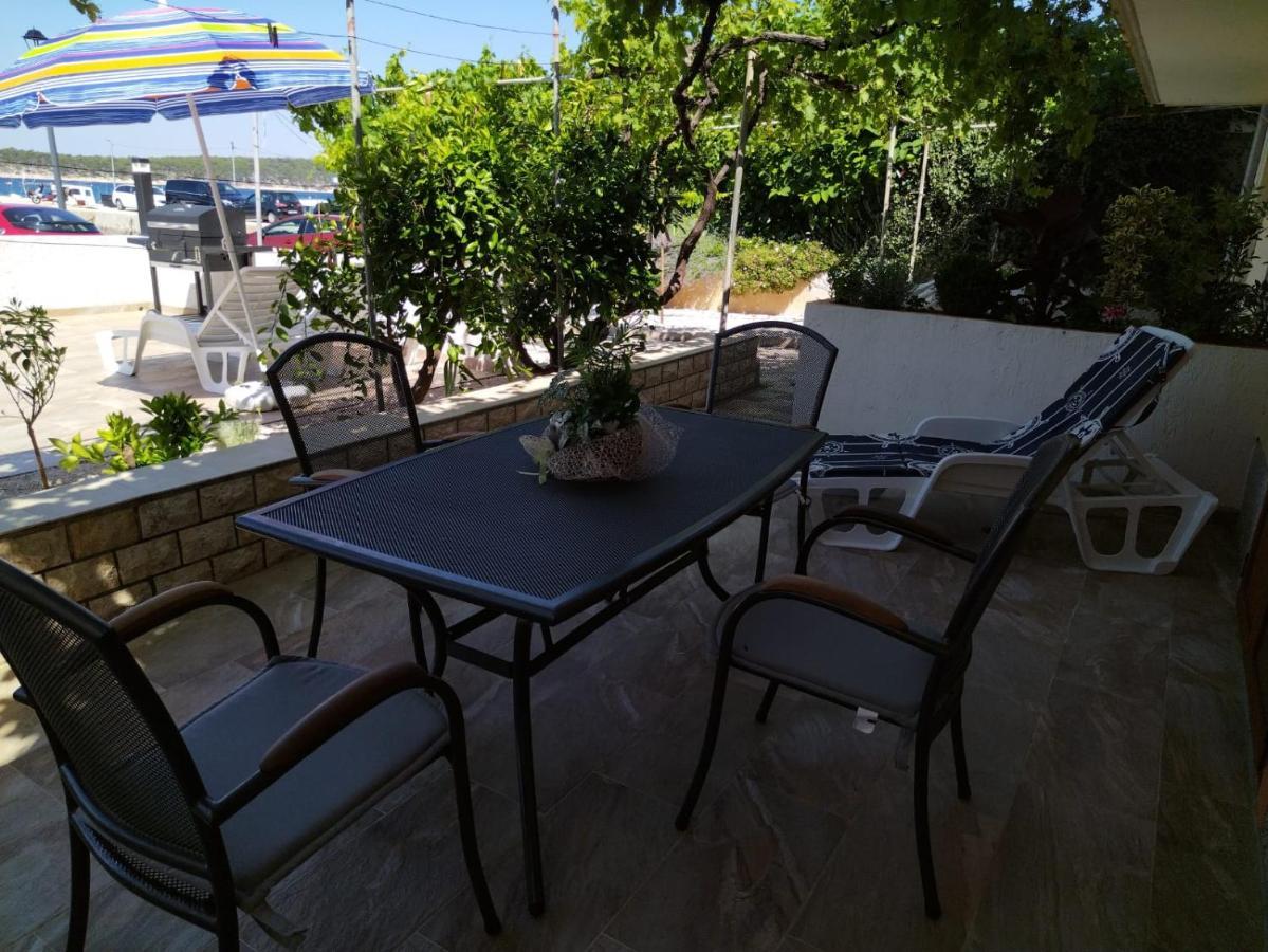 Apartmani Katarina Barbat na Rabu 外观 照片