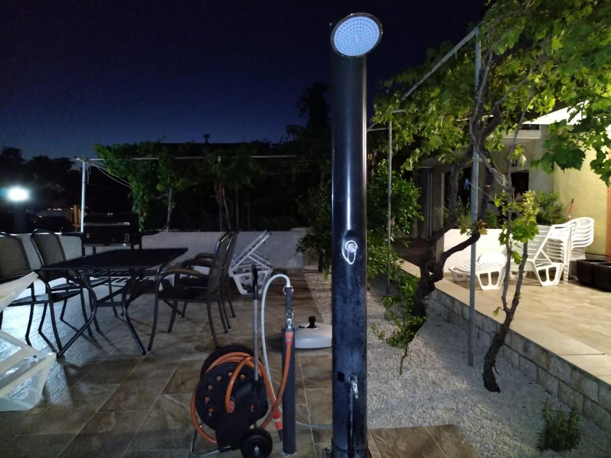 Apartmani Katarina Barbat na Rabu 外观 照片