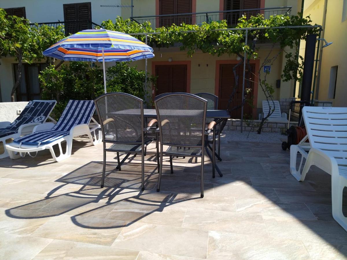 Apartmani Katarina Barbat na Rabu 外观 照片