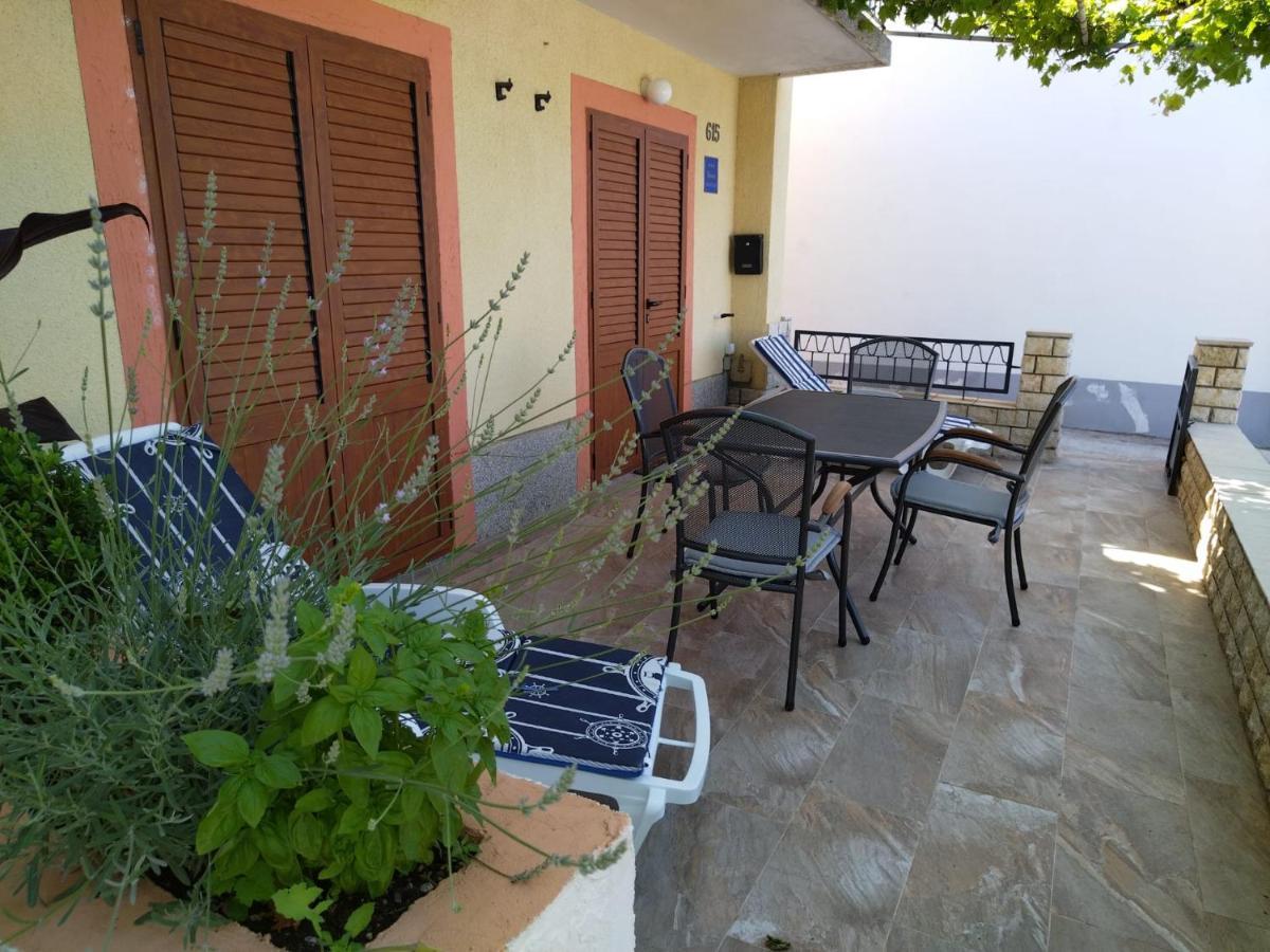 Apartmani Katarina Barbat na Rabu 外观 照片