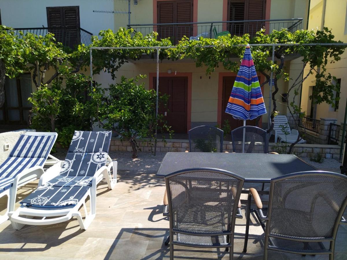Apartmani Katarina Barbat na Rabu 外观 照片