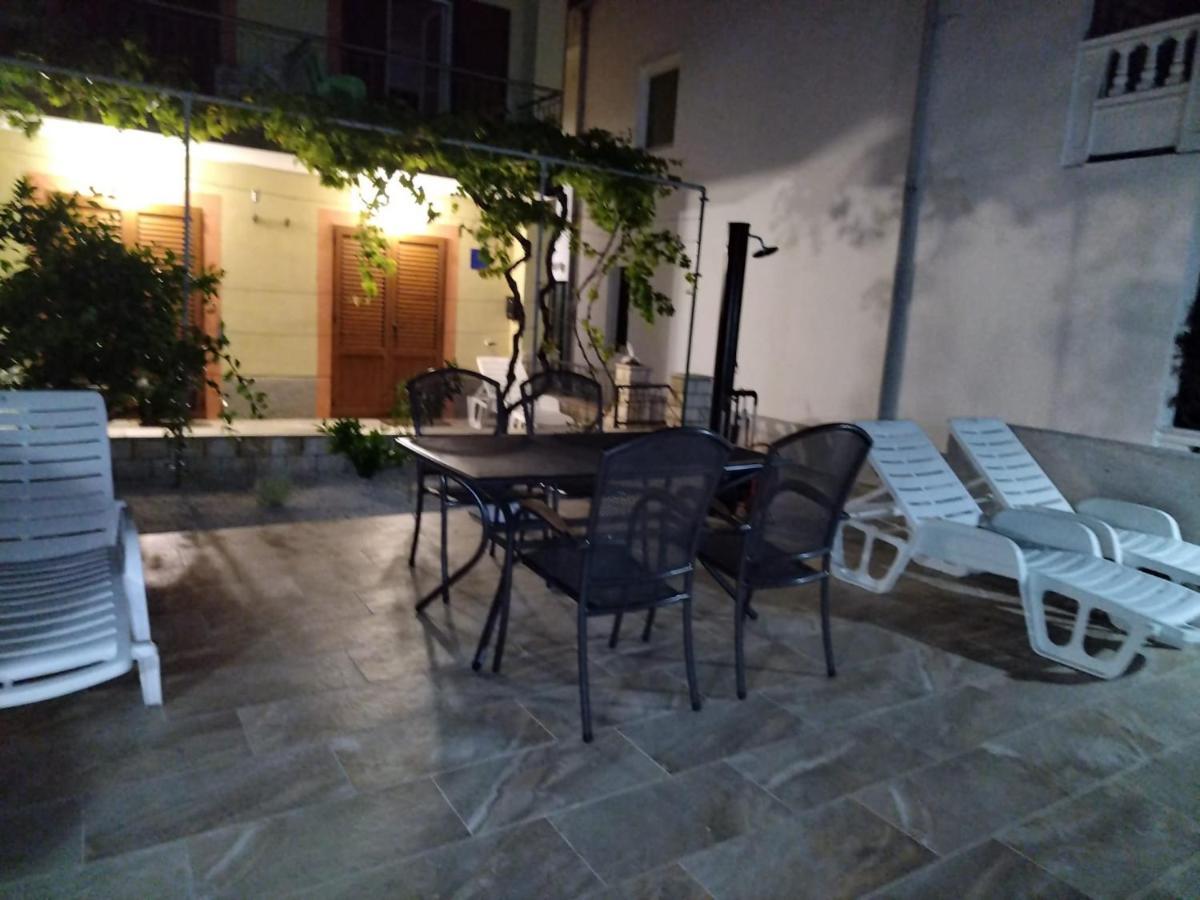 Apartmani Katarina Barbat na Rabu 外观 照片