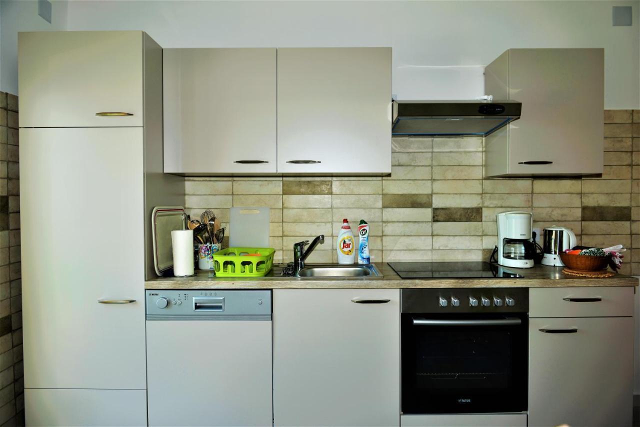 Apartmani Katarina Barbat na Rabu 外观 照片